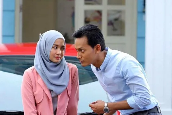 10 Pasangan Artis dalam Film Ini Sukses Bikin Baper Penggemarnya. Tenang, Itu Cuma Tuntutan Peran kok 13