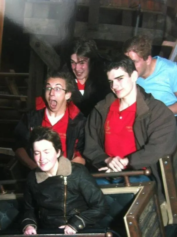 10 Foto Ekspresi Penumpang Roller Coaster Ini Bikin Ketawa Ngakak. Kocak Banget Sih Ini 16