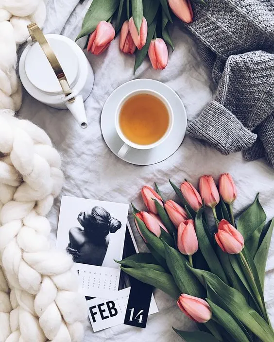 10+ Rahasia Foto Flatlay Instagram Biar Timeline Makin Asyik. Pernak Perniknya Sederhana Tapi Artistik 20