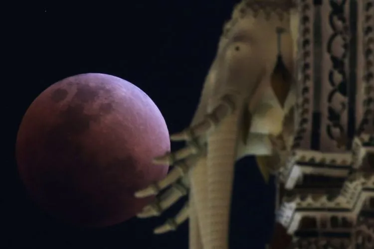 12+ Foto Super Blue Blood Moon yang Menakjubkan dari Seluruh Dunia! Nyesel yang Lewatin Begitu Aja 15