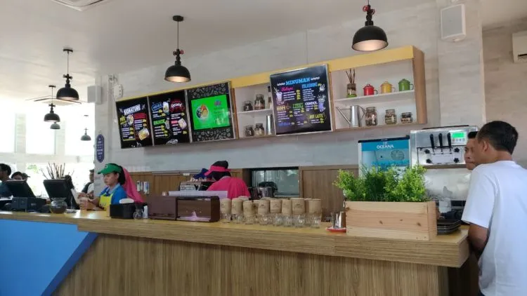 Kafe Unik Hadir di Jakarta, Kafe HOAX Namanya. Nama Menunya Lucu dan Kocak Abis! 6