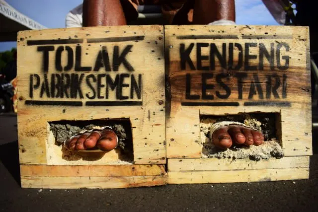10+ Aksi Protes Paling Unik Sedunia. Ternyata Banyak yang Kreatif Mengemukakan Pendapat 17