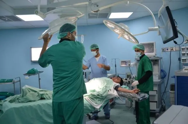 Alasan Kenapa Baju Yang Dipakai Dokter Berwarna Hijau Saat Operasi. Simak Baik-baik! 14