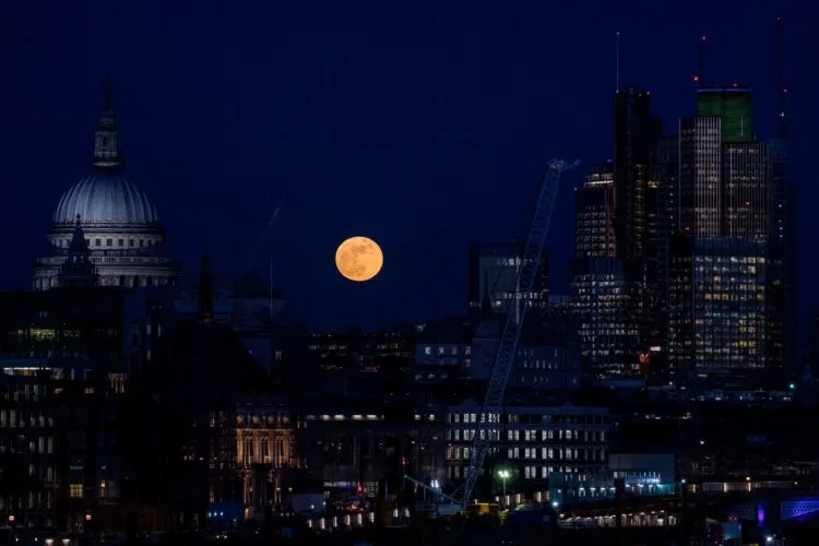 12+ Foto Super Blue Blood Moon yang Menakjubkan dari Seluruh Dunia! Nyesel yang Lewatin Begitu Aja 19