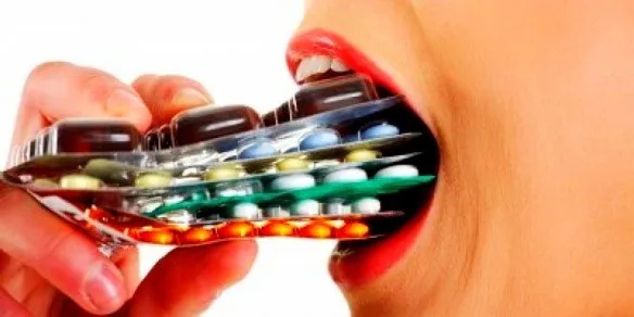 Viral Isu Larangan Albothyl Buat Sariawan. Ini 5+ Alasan Kenapa Kita Harus 'Melek' Soal Obat-obatan 7