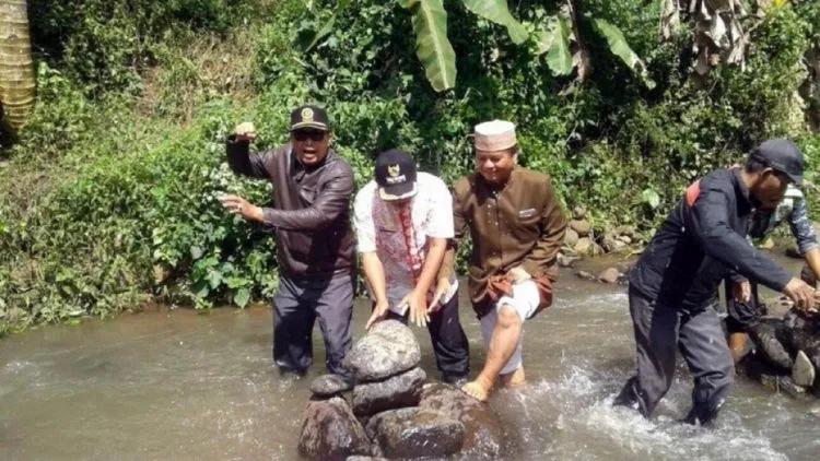 Tumpukan Batu Misterius di Sukabumi Bukan Disebabkan Hal Mistis. Begini Penjelasannya 4