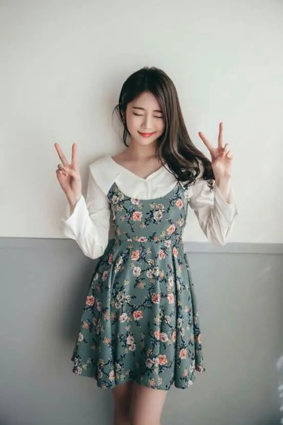 8+ Inspirasi Busana Floral Nan Romantis. Selain Simpel, Juga Menaikkan Pesonamu Terlihat Modis 13