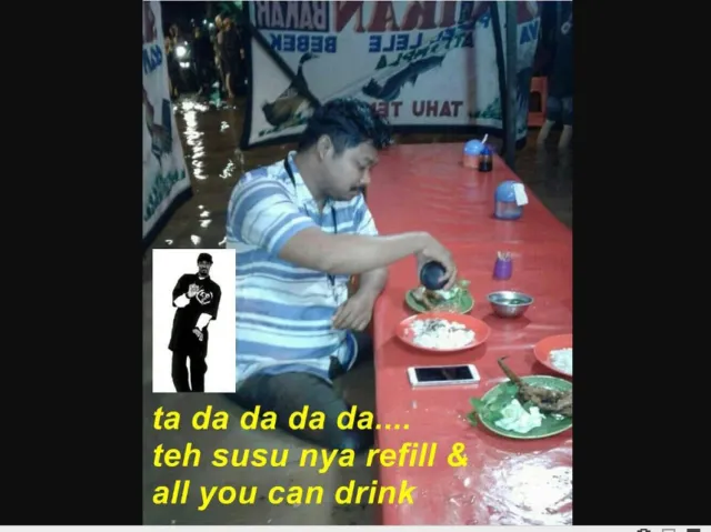 Masih Hangat, Foto Ipunk Makan Pecel Lele Saat Banjir Jakarta Dibikin Meme. Duh, Kreatif Abis! 16