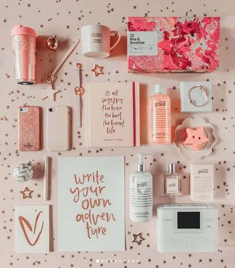 10+ Rahasia Foto Flatlay Instagram Biar Timeline Makin Asyik. Pernak Perniknya Sederhana Tapi Artistik 17