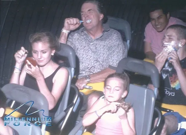 10 Foto Ekspresi Penumpang Roller Coaster Ini Bikin Ketawa Ngakak. Kocak Banget Sih Ini 15