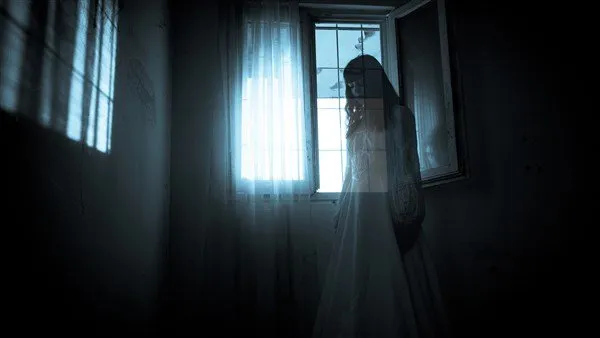 Terkuak, 5 Teori ini Bisa Menjelaskan Kenapa Hantu di Film-Film Kakinya Nggak Napak Tanah! 7