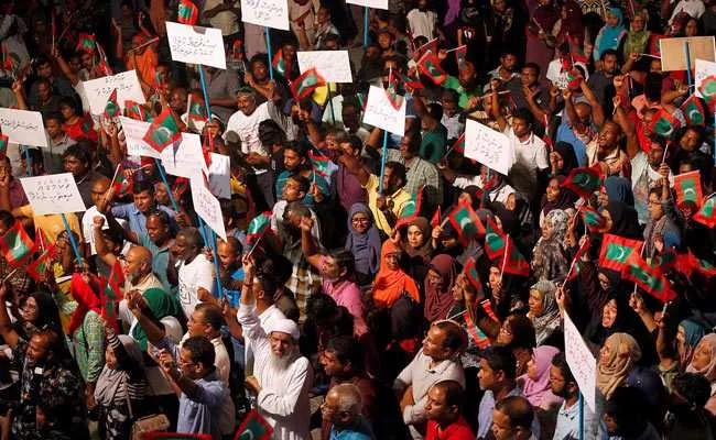 Maldives Sedang Berada dalam Status Darurat. Apakah Masih Aman Dikunjungi Turis? 5