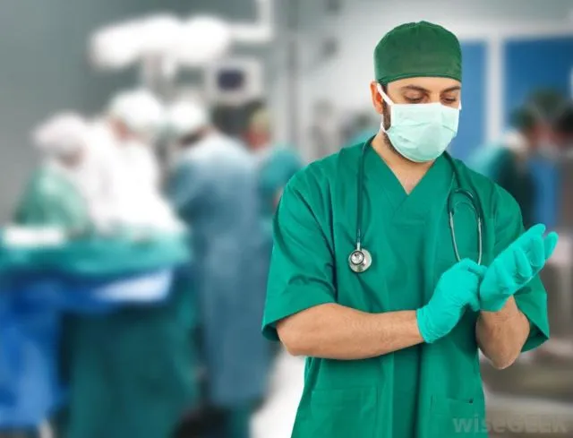 Alasan Kenapa Baju Yang Dipakai Dokter Berwarna Hijau Saat Operasi. Simak Baik-baik! 15