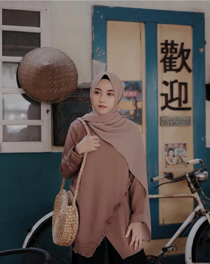 10 Inspirasi Hijab Elegan yang Diprediksi Bakal Hits Tahun 2018. Wajib Dilirik dan Super Ciamik! 12