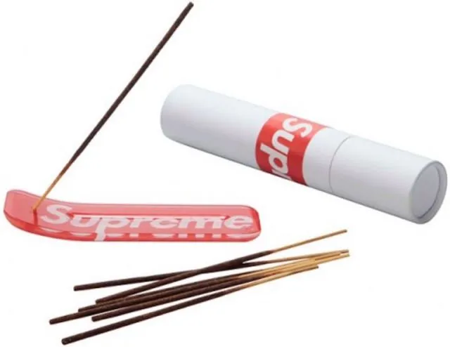 10 Produk Supreme Paling Nyeleneh dan Aneh. Meski Harganya Selangit, Tetap Aja Ada yang Beli! 19