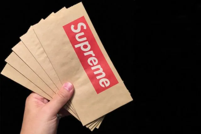 10 Produk Supreme Paling Nyeleneh dan Aneh. Meski Harganya Selangit, Tetap Aja Ada yang Beli! 18