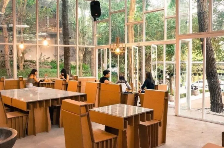 Taman Kardus, Kafe Unik di Bandung yang Dekorasinya Terbuat dari Kardus! Epik dan Hits Banget Nih 4