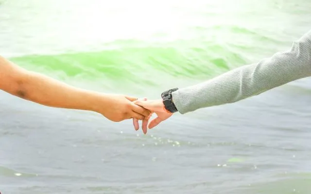 7+ Kisah Romantis yang Bukan Isapan Jempol Belaka. Membuatmu Ingin Punya Pasangan Segera 12