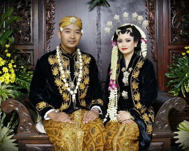 Gaun dan Kebaya Pengantin Ini Harganya di Bawah 1 Juta. Bisa Ngirit Bujet Kalian Berdua 22