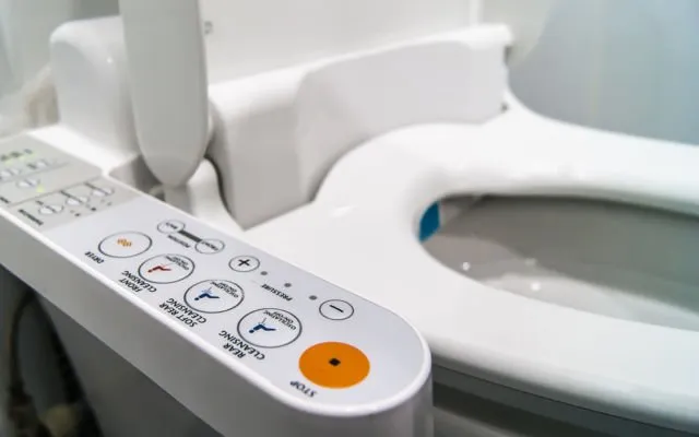 10 Fitur Paling Ajaib di Toilet Canggih Jepang. Kenapa Juga Ya Butuh Tombol Sebanyak Itu?! 14