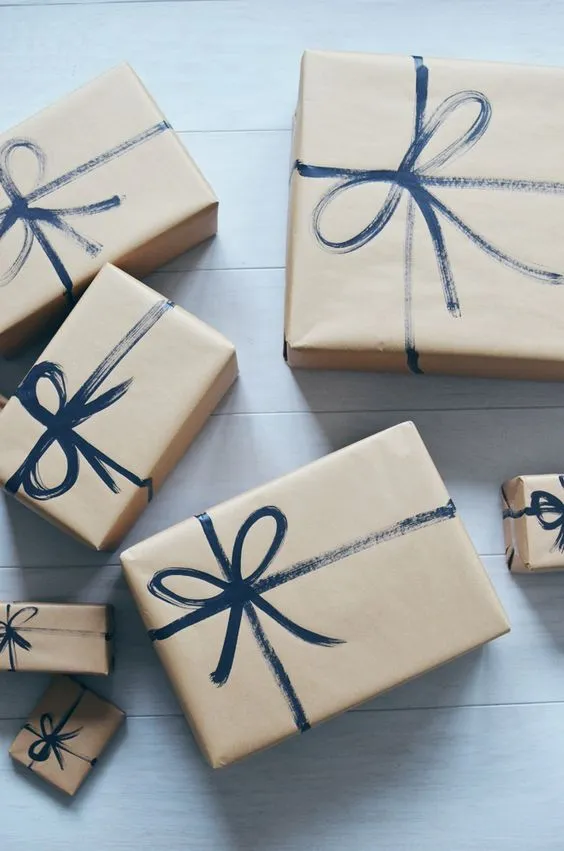 Ide Menghias Kertas Cokelat untuk Bungkus Kado. Ramah di Kantong! 30 kertas cokelat untuk bungkus kado