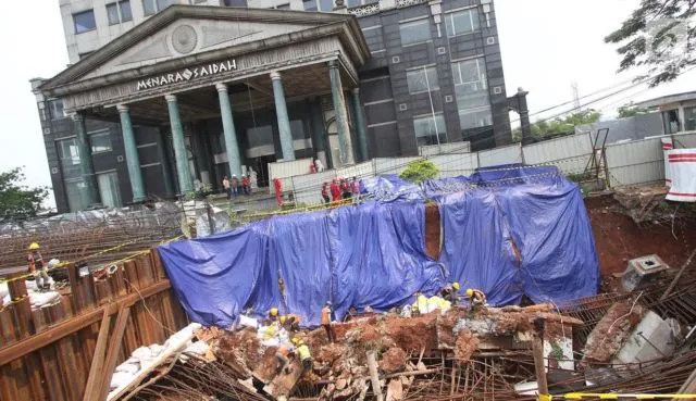 Kabarnya Gedung Perkantoran Ini Dikosongkan Karena Keangkerannya. Ah, Masa Sih? 8