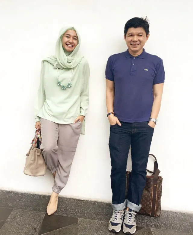 11 Gaya Berhijab Laudya Cynthia Bella Paling Santai. Nggak Perlu Neko-neko yang Penting Nyaman 22