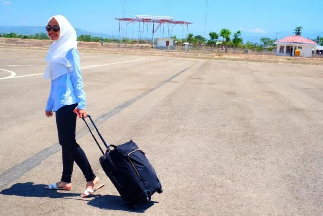11 Gaya Berhijab Laudya Cynthia Bella Paling Santai. Nggak Perlu Neko-neko yang Penting Nyaman 14