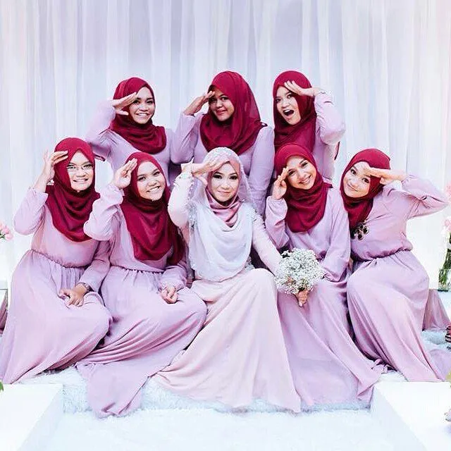 Anggunnya HQQ, 16+ Inspirasi Busana Bridesmaid Syar'i Menutup Dada Ini Layak Diadopsi 24