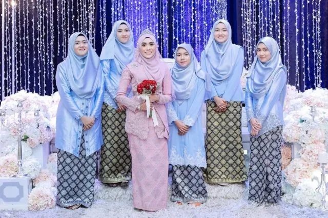 Anggunnya HQQ, 16+ Inspirasi Busana Bridesmaid Syar'i Menutup Dada Ini Layak Diadopsi 32