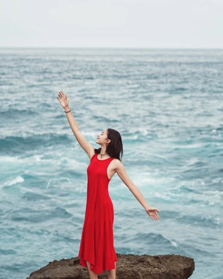 15 Foto Traveling Putri Marino yang Cantik Memesona. Perlu Ditiru Biar IG Kamu Nggak Gitu-gitu Aja! 21