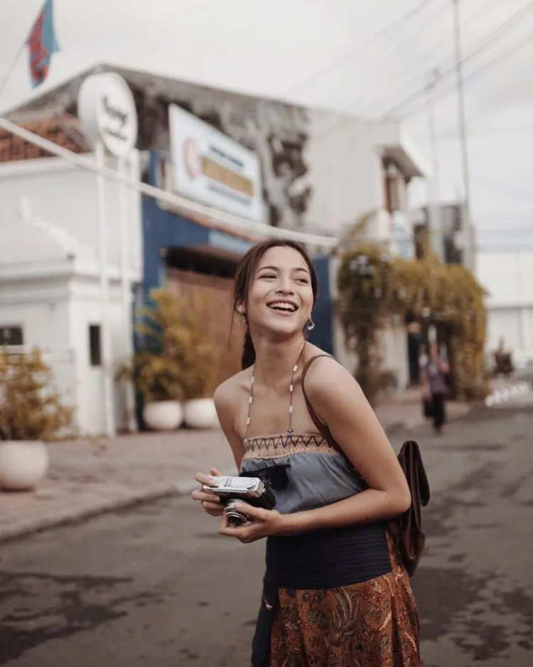 15 Foto Traveling Putri Marino yang Cantik Memesona. Perlu Ditiru Biar IG Kamu Nggak Gitu-gitu Aja! 16
