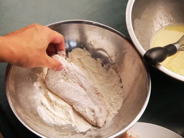 Resep Ayam Crispy ala KFC dengan Bumbu Rahasia 17
