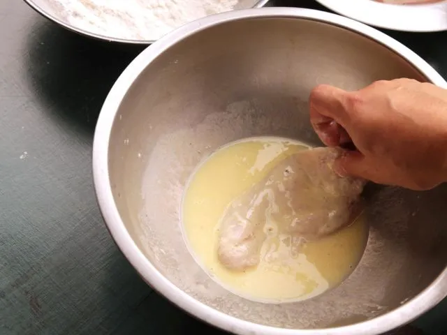 Resep Ayam Crispy ala KFC dengan Bumbu Rahasia 18