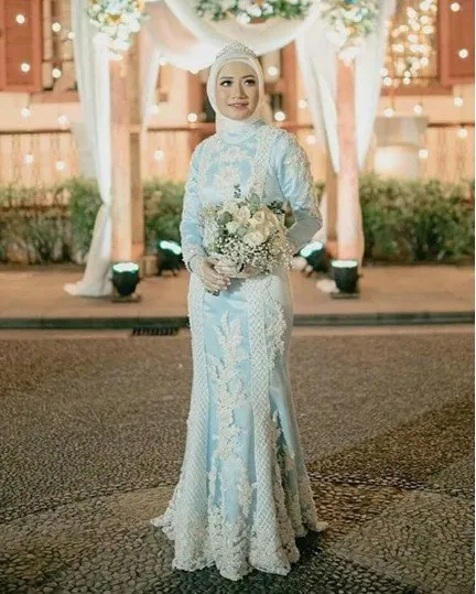 12+ Gaun Pernikahan Khusus Resepsi ala Garden Party, Anti Ribet dan Cantiknya HQQ 19