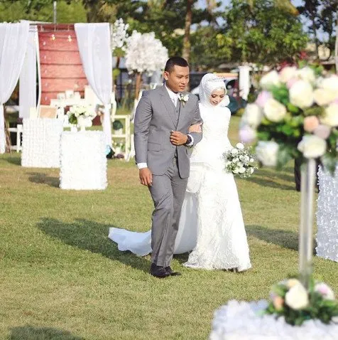 12+ Gaun Pernikahan Khusus Resepsi ala Garden Party, Anti Ribet dan Cantiknya HQQ 21
