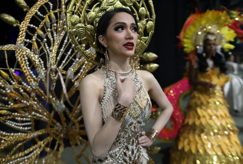Parade Foto Kontestan Ajang Kecantikan Transgender Internasional. Cewek Lihat ini Pasti Sakit Hati :( 13