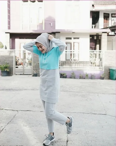 7 Style Hijab untuk Olahraga yang Nyaman & Sporty 12
