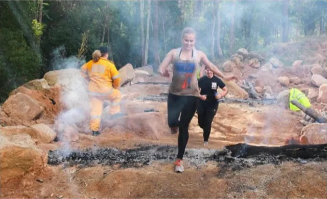 Jangan Ngaku Tangguh Kalau Belum Ikutan Counterpain Mud Warrior 4. Lomba Maraton Ala Latihan Militer! 12