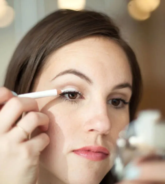 7 Tips Makeup Pemilik Mata Belo, Biar Makin Cantik 9