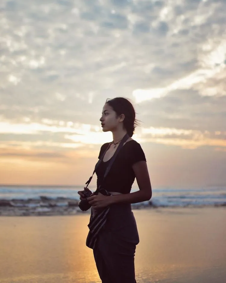 15 Foto Traveling Putri Marino yang Cantik Memesona. Perlu Ditiru Biar IG Kamu Nggak Gitu-gitu Aja! 28