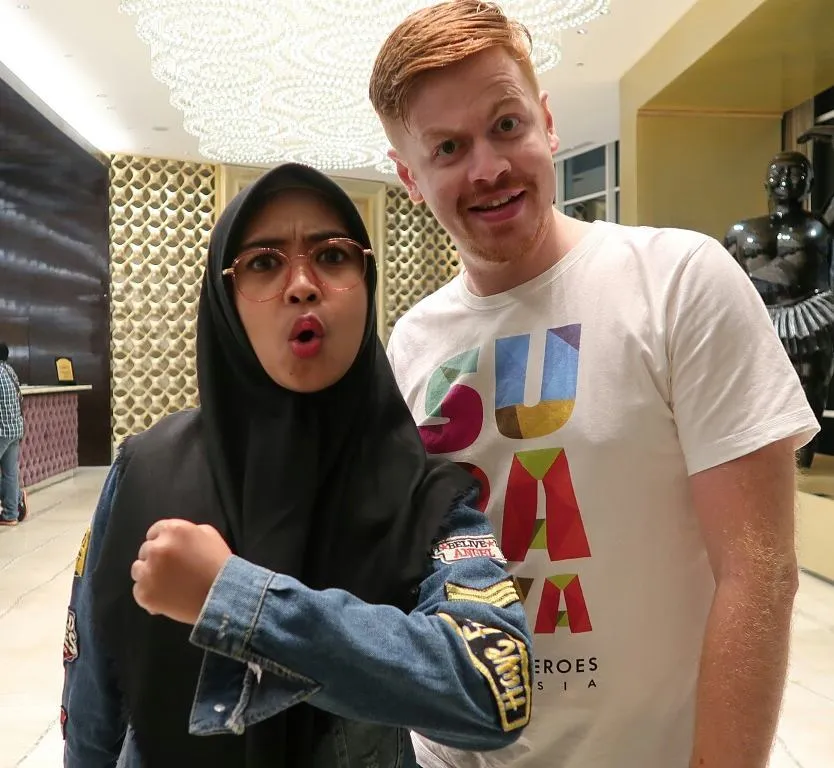 Malu Nggak sih, Bule ini Lebih Fasih Berbahasa Jawa Dibanding Kamu. Bangga dong sama Bahasa Sendiri! 6