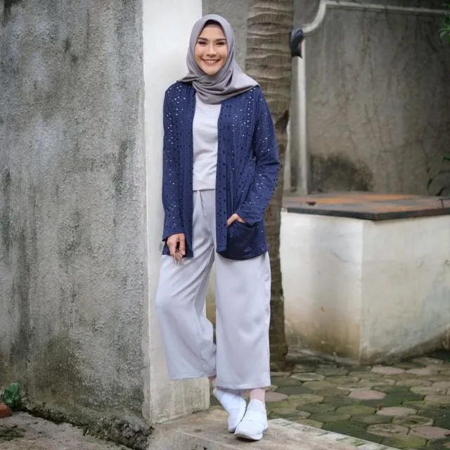 12 Model Celana Muslimah yang Trendi dan Adem Dipakai, Tetap Luwes Meski Tubuh Nggak Tinggi Semampai 13