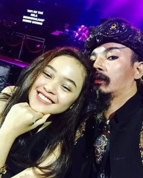 Selain Sayang Keluarga, 11 Foto ini Buktikan Bahwa Limbad Beruntung Banget Punya Anak Secantik Cecil 14