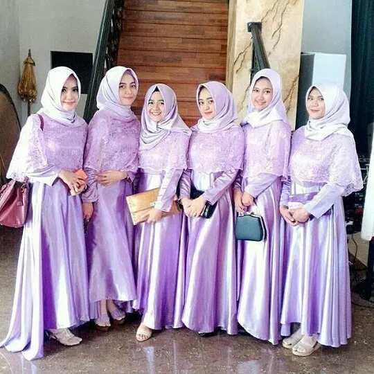 Anggunnya HQQ, 16+ Inspirasi Busana Bridesmaid Syar'i Menutup Dada Ini Layak Diadopsi 19