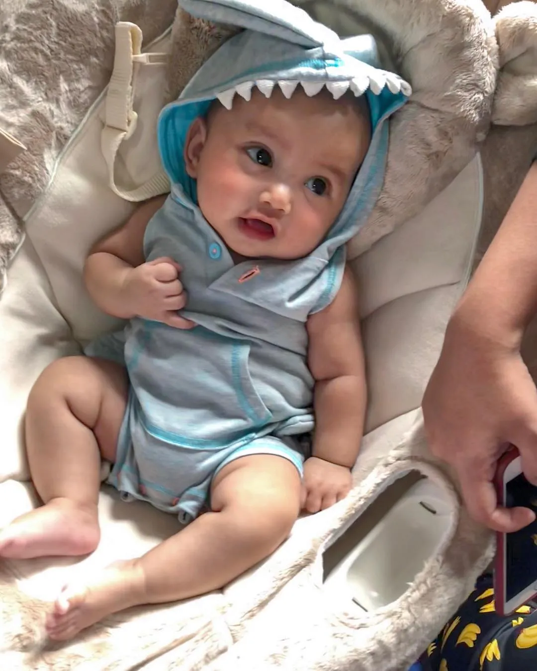 13 Potret Baby Xabiru, Anak Rachel Vennya yang Gemasnya Kebangetan. Bulet Banget Kayak Baso! 14