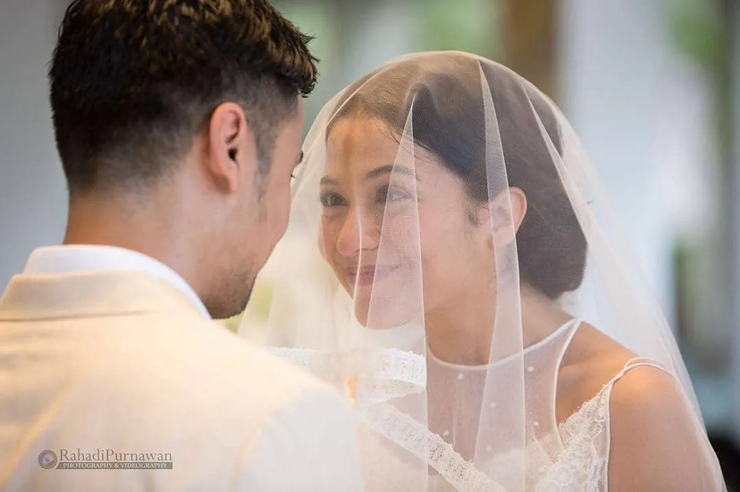 Belum Lama PDKT, Chicco Jerikho-Putri Marino Sudah Resmi Menikah! Begini Potret Kebahagiaan Mereka 19