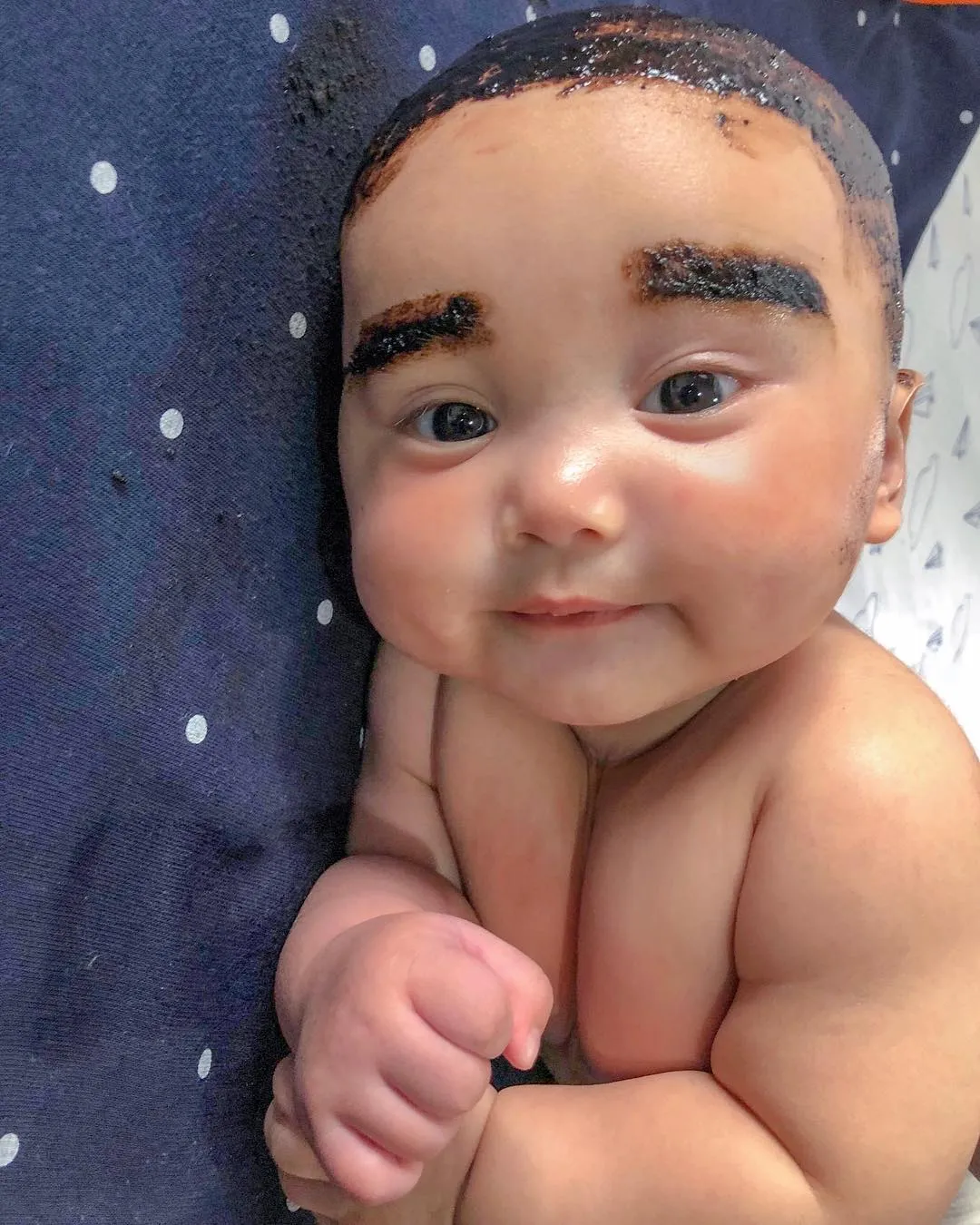 13 Potret Baby Xabiru, Anak Rachel Vennya yang Gemasnya Kebangetan. Bulet Banget Kayak Baso! 20