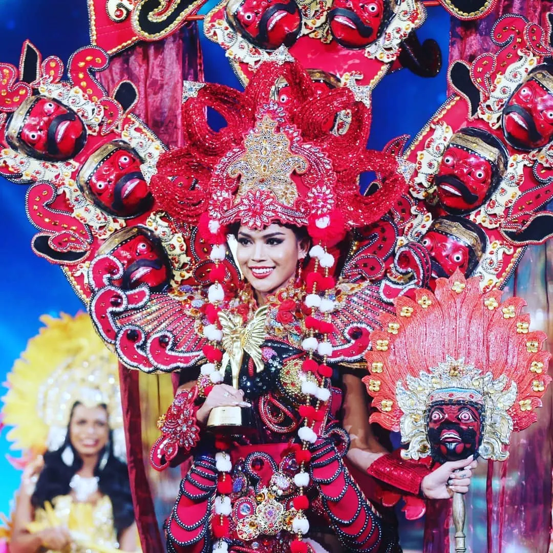 Parade Foto Kontestan Ajang Kecantikan Transgender Internasional. Cewek Lihat ini Pasti Sakit Hati :( 18