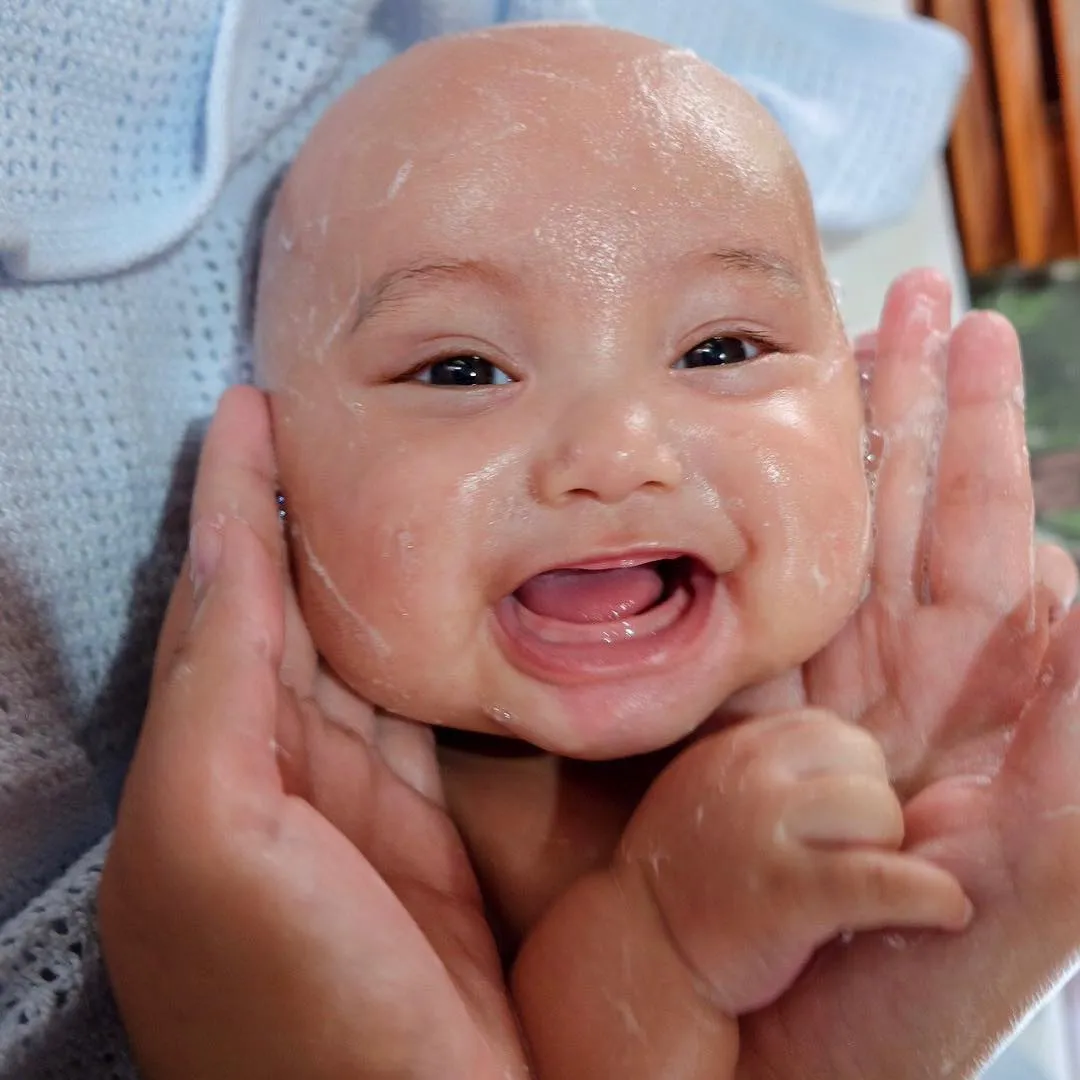 13 Potret Baby Xabiru, Anak Rachel Vennya yang Gemasnya Kebangetan. Bulet Banget Kayak Baso! 24